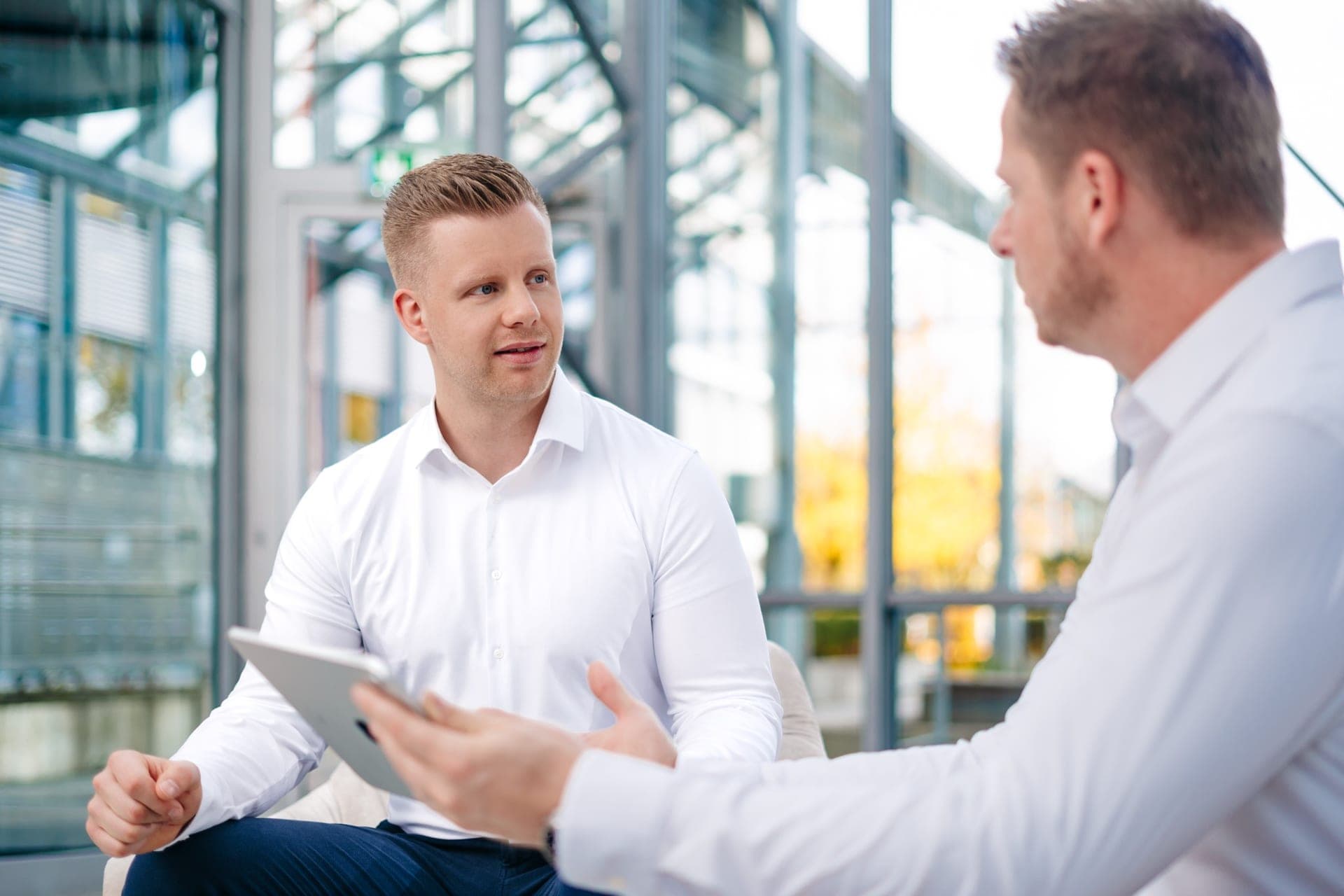 Gemeinsame Besprechung am Tablet