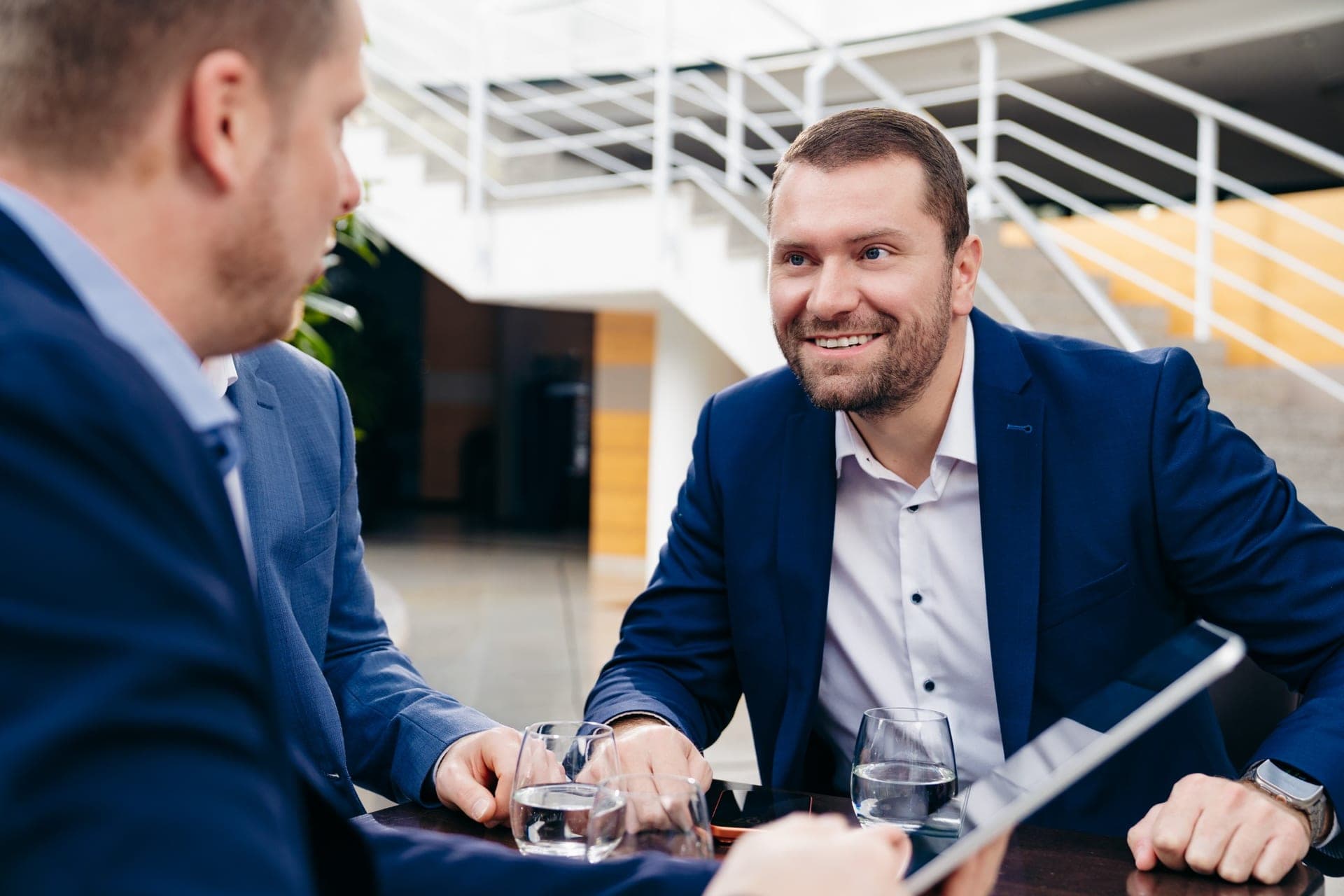 Persönliches Gespräch im Clever-Finance-Team
